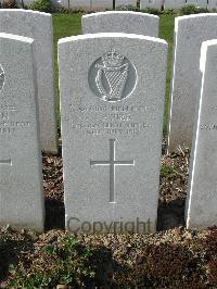 Bailleul Communal Cemetery Extension (Nord) - Pike, J S