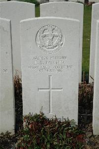Bailleul Communal Cemetery Extension (Nord) - Porter, E B