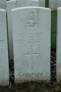 Bailleul Communal Cemetery Extension (Nord) - Potter, Frank