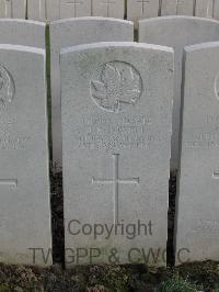 Bailleul Communal Cemetery Extension (Nord) - Powell, H E