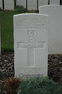 Bailleul Communal Cemetery Extension (Nord) - Pratt, Geoffrey Cowper Spencer