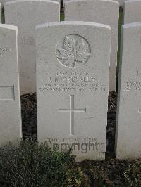 Bailleul Communal Cemetery Extension (Nord) - Pressley, Bertram Morris