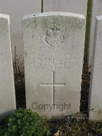 Bailleul Communal Cemetery Extension (Nord) - Priestman, J W