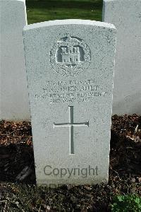 Bailleul Communal Cemetery Extension (Nord) - Quenault, H C