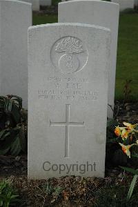 Bailleul Communal Cemetery Extension (Nord) - Rae, W