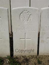 Bailleul Communal Cemetery Extension (Nord) - Reid, J