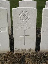 Bailleul Communal Cemetery Extension (Nord) - Ricketts, Robert