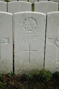 Bailleul Communal Cemetery Extension (Nord) - Roberts, A V