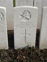 Bailleul Communal Cemetery Extension (Nord) - Roberts, R O