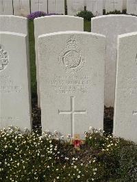 Bailleul Communal Cemetery Extension (Nord) - Roberts, William W.