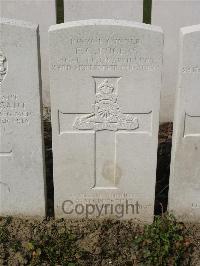 Bailleul Communal Cemetery Extension (Nord) - Rogers, Frederick Charles