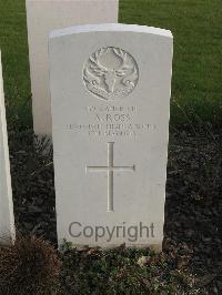 Bailleul Communal Cemetery Extension (Nord) - Ross, A