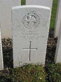 Bailleul Communal Cemetery Extension (Nord) - Rostron, T