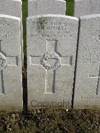 Bailleul Communal Cemetery Extension (Nord) - Rowett, Joseph James