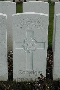 Bailleul Communal Cemetery Extension (Nord) - Rowland, S