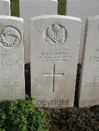 Bailleul Communal Cemetery Extension (Nord) - Rushton, B