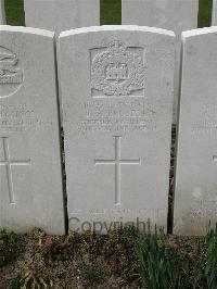 Bailleul Communal Cemetery Extension (Nord) - Russell, B A