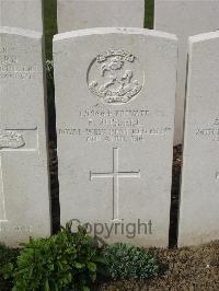 Bailleul Communal Cemetery Extension (Nord) - Russell, F