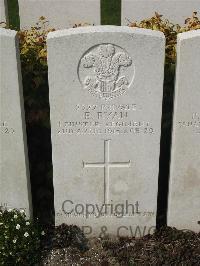 Bailleul Communal Cemetery Extension (Nord) - Ryan, E