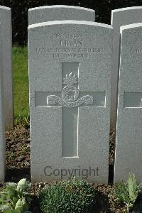 Bailleul Communal Cemetery Extension (Nord) - Ryan, John