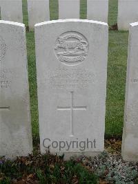 Bailleul Communal Cemetery Extension (Nord) - Sanderson, R T