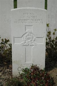 Bailleul Communal Cemetery Extension (Nord) - Sands, Leslie Kelham