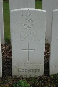 Bailleul Communal Cemetery Extension (Nord) - Sansom, R C