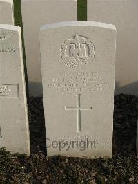 Bailleul Communal Cemetery Extension (Nord) - Saunders, Henry John