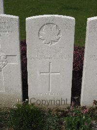 Bailleul Communal Cemetery Extension (Nord) - Savage, Sanford Clyde
