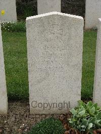 Bailleul Communal Cemetery Extension (Nord) - Schoenmakers, Heinrich