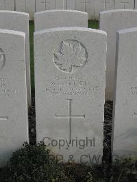 Bailleul Communal Cemetery Extension (Nord) - Scollard, W