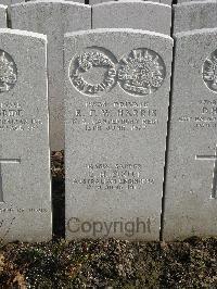 Bailleul Communal Cemetery Extension (Nord) - Scott, E H