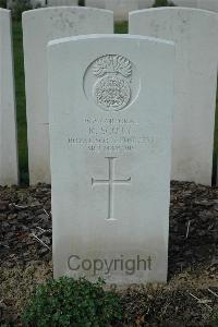 Bailleul Communal Cemetery Extension (Nord) - Scott, R