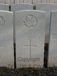 Bailleul Communal Cemetery Extension (Nord) - Seely, L G