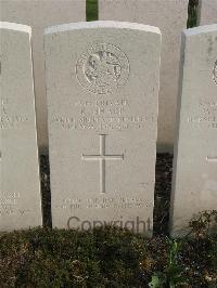 Bailleul Communal Cemetery Extension (Nord) - Sharp, R
