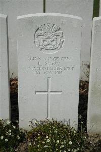 Bailleul Communal Cemetery Extension (Nord) - Shaw, E