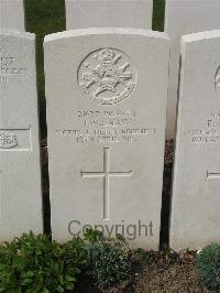 Bailleul Communal Cemetery Extension (Nord) - Shaw, J W