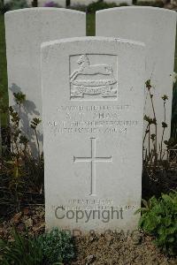 Bailleul Communal Cemetery Extension (Nord) - Shaw, S T