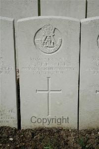 Bailleul Communal Cemetery Extension (Nord) - Sheavills, J J