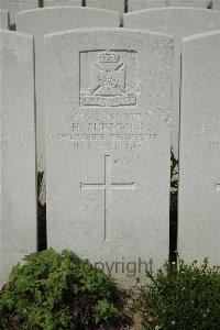 Bailleul Communal Cemetery Extension (Nord) - Shergold, H