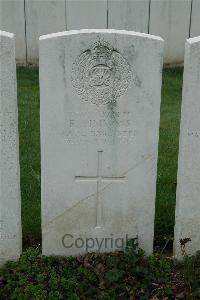 Bailleul Communal Cemetery Extension (Nord) - Simmons, E