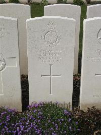 Bailleul Communal Cemetery Extension (Nord) - Simmons, J
