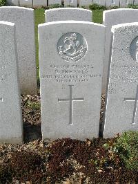 Bailleul Communal Cemetery Extension (Nord) - Skeates, R