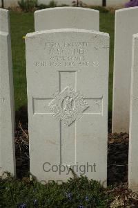 Bailleul Communal Cemetery Extension (Nord) - Skinner, John