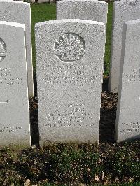 Bailleul Communal Cemetery Extension (Nord) - Slee, Francis Charles Henry