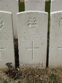 Bailleul Communal Cemetery Extension (Nord) - Smalley, S