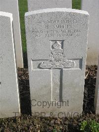 Bailleul Communal Cemetery Extension (Nord) - Smith, H