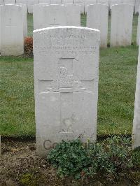 Bailleul Communal Cemetery Extension (Nord) - Smith, J E