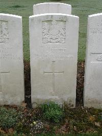 Bailleul Communal Cemetery Extension (Nord) - Smith, J F