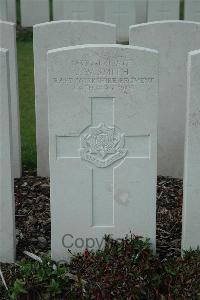 Bailleul Communal Cemetery Extension (Nord) - Smith, J W